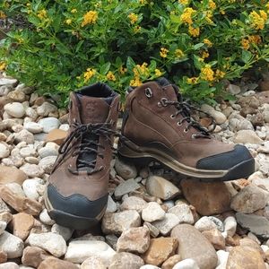Kids hiking shoes